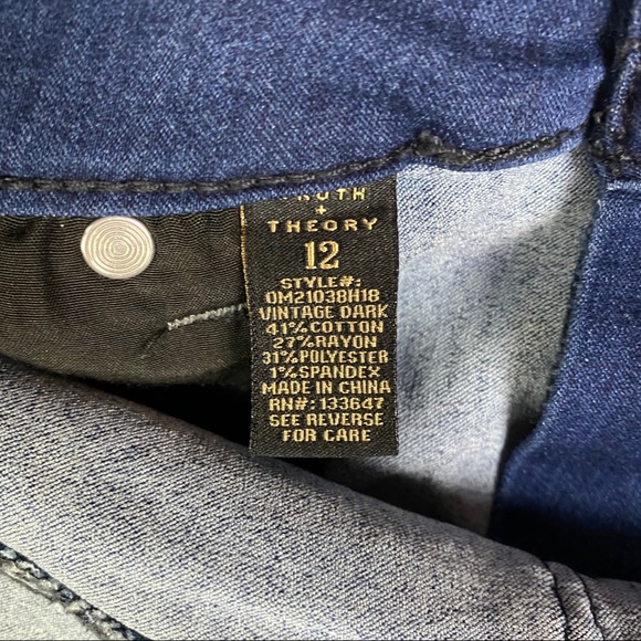 Truth & Theory Dark Wash Denim Stretchy Skinny Leg - Picture 9 of 9
